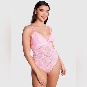 VS Pink | Women's Wink Lace Triangle Unlined Bodysuit Size Medium NWT Pink